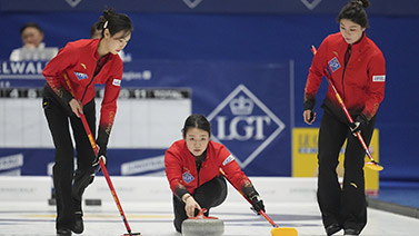骑士后场双坑！加兰13中2&鲍尔9中1，外线合计16中2